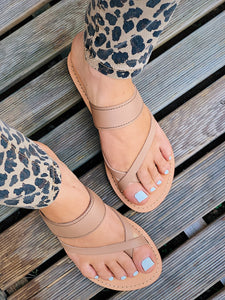 Nu-pieds Petra avec brides croisées sur le pouce freeshipping - SolaMoka : Sandales en cuir pour femmes faites à la main en Grèce